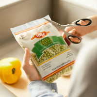 LA FE frozen pigeon peas packaged for cooking, perfect for authentic Latin dishes, nutritious and versatile for meals.
